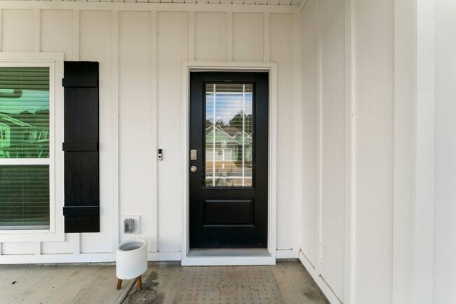 Building Photo - 115 Piper Cv