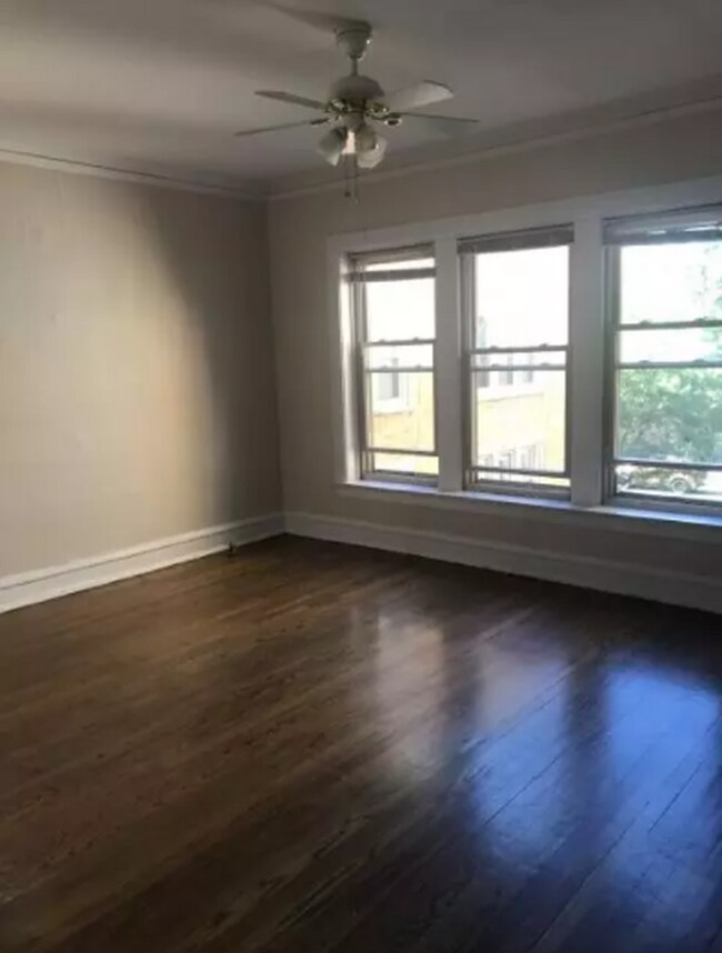Primary Photo - 2 bedroom in Chicago IL 60640