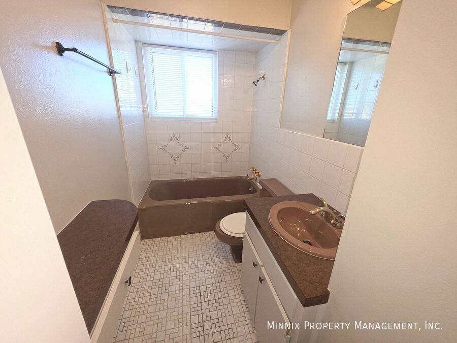 Building Photo - 4610 Storey Ave