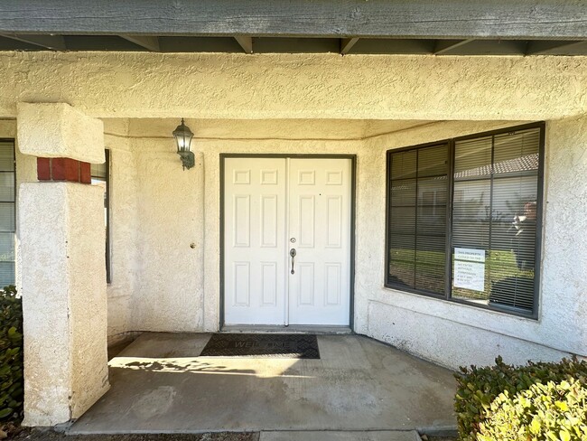 Building Photo - Spacious Rancho Vista Home With RV Access