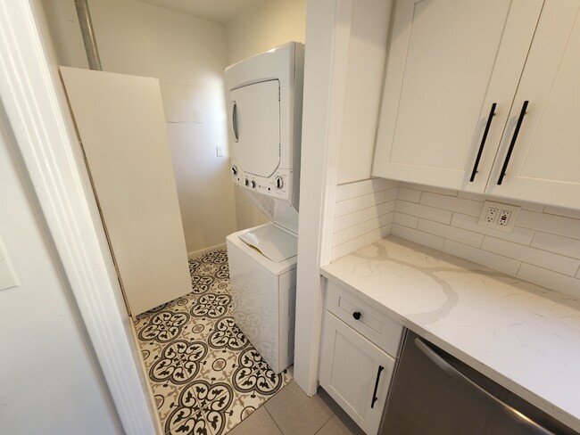 In-Unit Laundry Area - 541 N Orange Dr