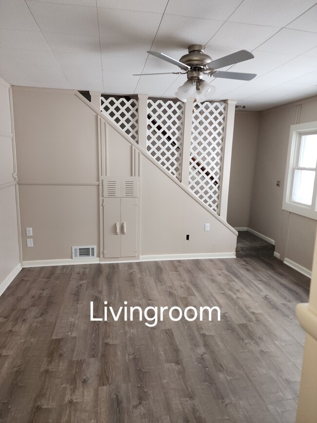 Building Photo - 134 E South St