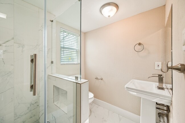 Building Photo - 2222 Peppermill Rd