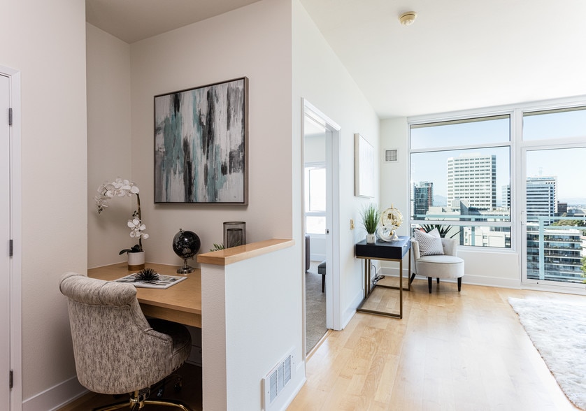 Workspace nook - 1 Lakeside Dr