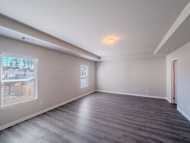 Building Photo - 213 Turner Ln