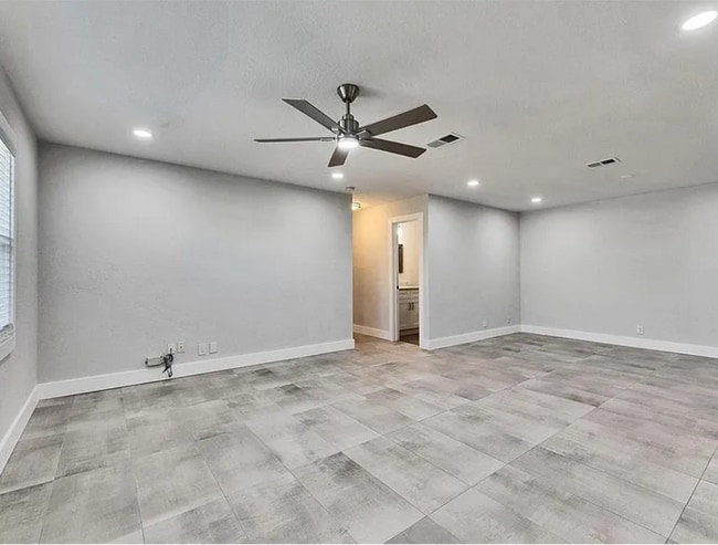 Building Photo - Apollo Beach Condo