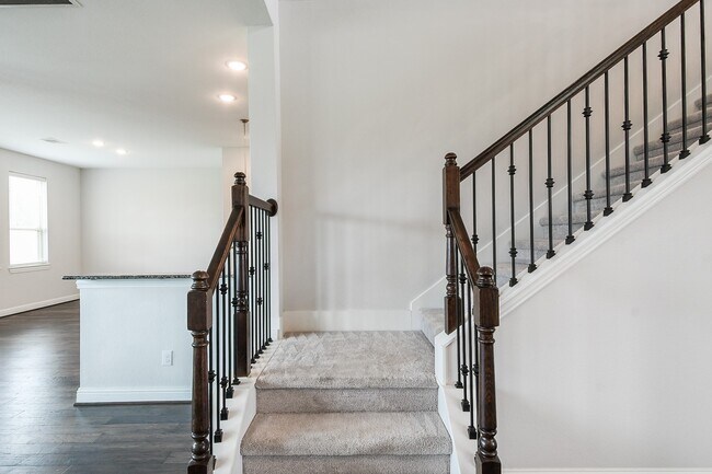 Building Photo - 3802 W Vicksburg Estates Dr