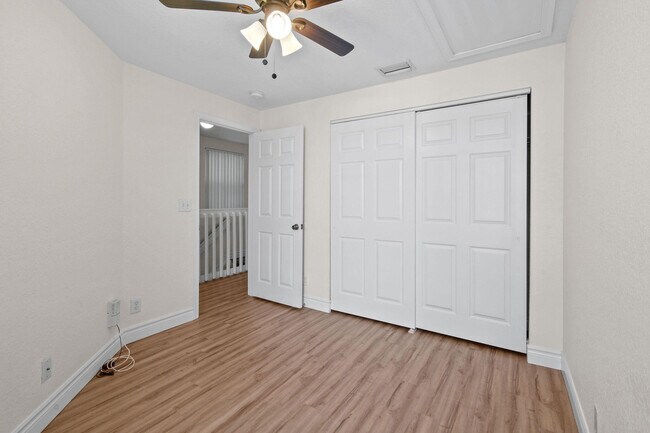 Building Photo - 954 Summit Lake Dr
