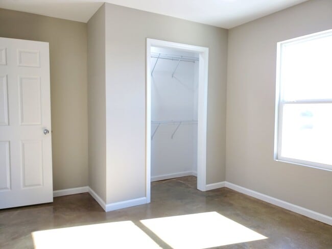 Building Photo - 3 Bedroom, 1 Bath House