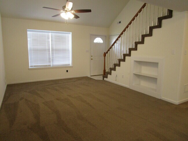 Building Photo - 5013 Roscoe Rdg