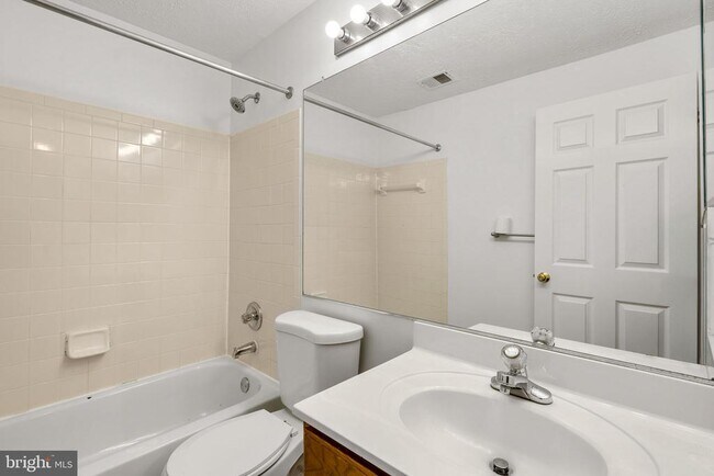 Building Photo - 8913 Tonbridge Terrace