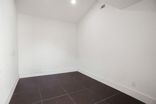 Building Photo - 7216 Langley Ct