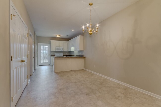 Building Photo - Available Now - East Tuscaloosa