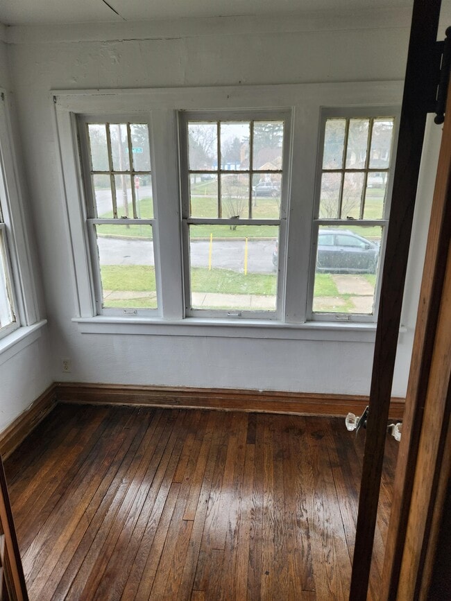 Building Photo - 2530 Bonds Ave