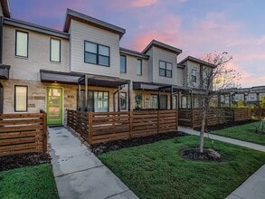 Building Photo - 870 Dulaney Ct
