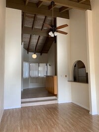 Building Photo - Quiet Mountain View Unit $2,900 2bd, 2ba, 2park; 3rd floor walk up