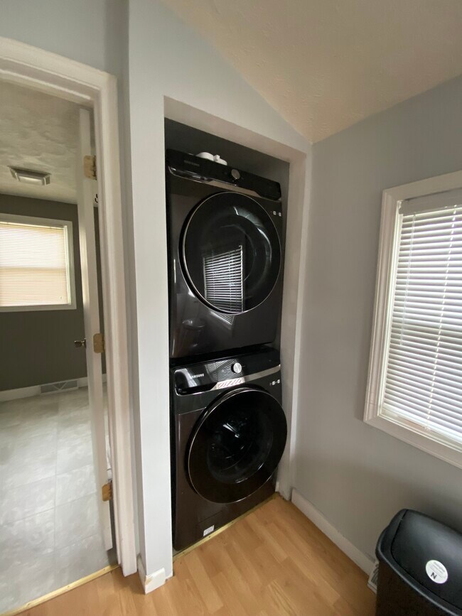 Laundry - 254 Oak St