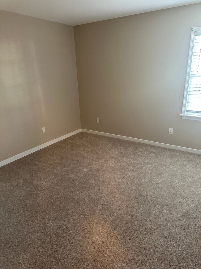 Building Photo - 3000 Sandy Bluff Pl