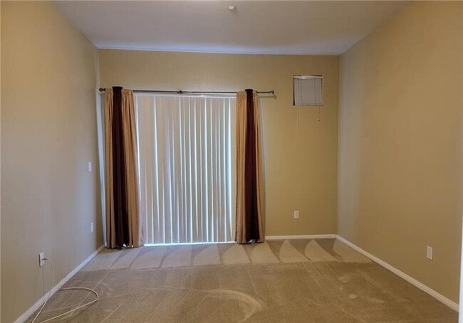 Building Photo - Gated Community Condo, 2 bedroom, 2 bathroom 2 car garage