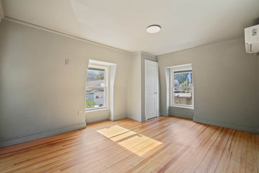 Building Photo - 31 N Eckar St