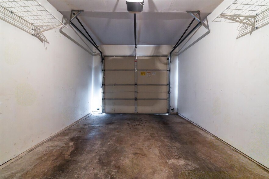 Building Photo - 501 23rd Ave S