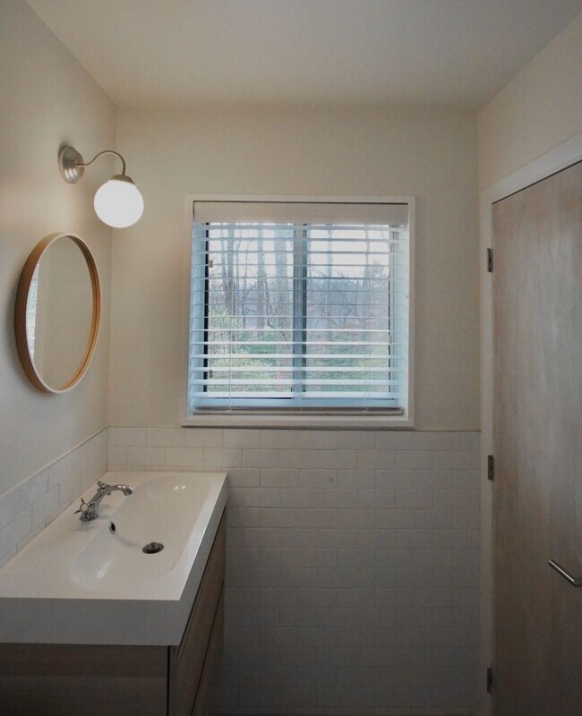 Building Photo - Stunning 2-Bed, 2-Bath Condo in Award-Winning Parkside Community!