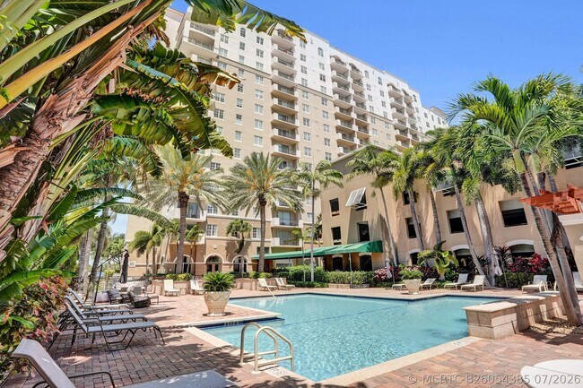 Building Photo - 616 Clearwater Park Rd