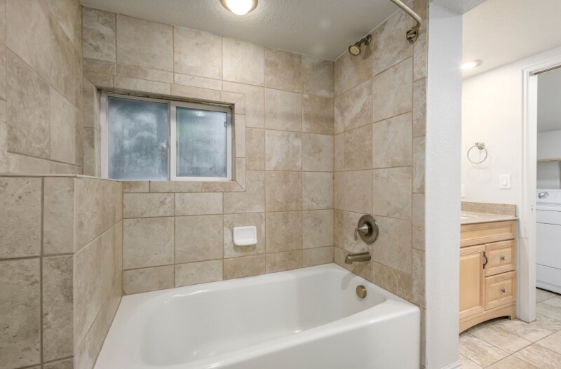 Building Photo - 445 N 100 E