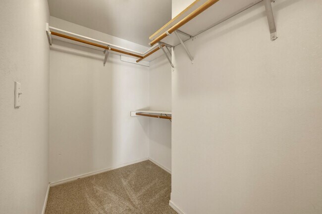 Building Photo - Move in Ready now! 3 bed 2.5ba - Olympia School District