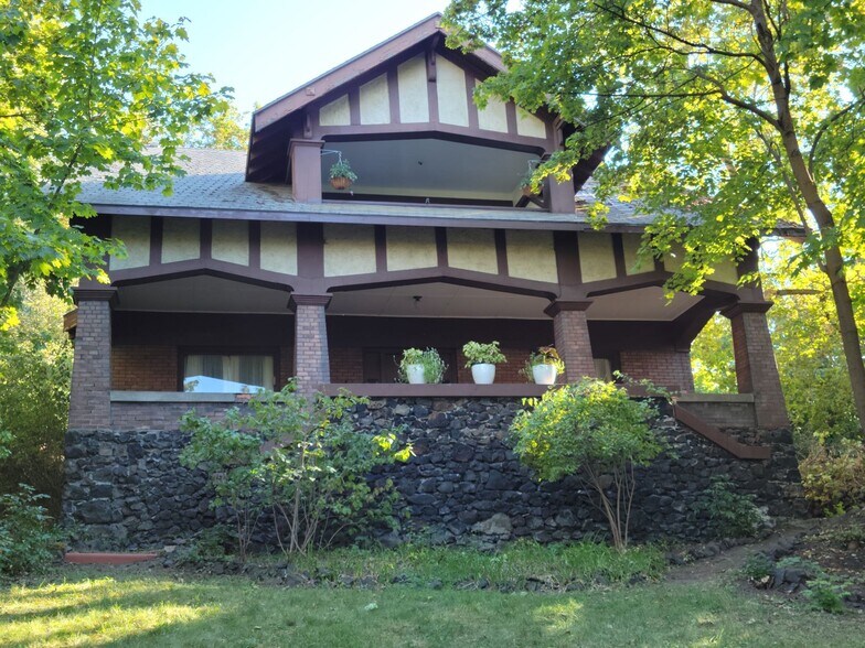 Front - 1019 W 6th Ave