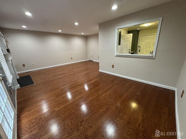 Building Photo - 22 Briarwood Ct