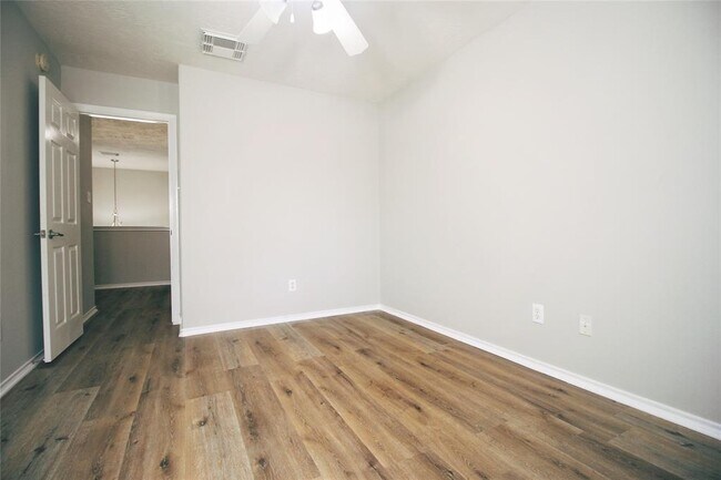 Building Photo - 43 W Spindle Tree Cir