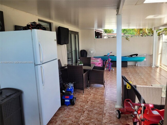 Building Photo - 4919 SW 139th Ct