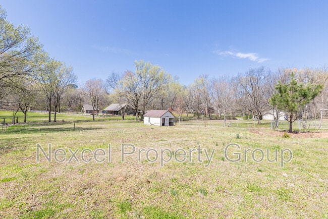 Building Photo - 7449 Malone Rd