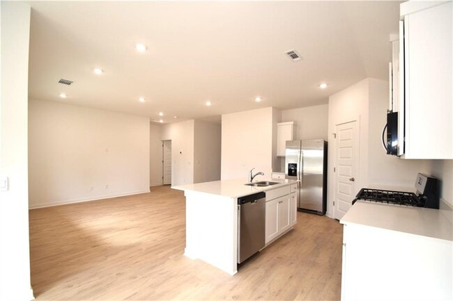 Building Photo - 379 Florida Ave