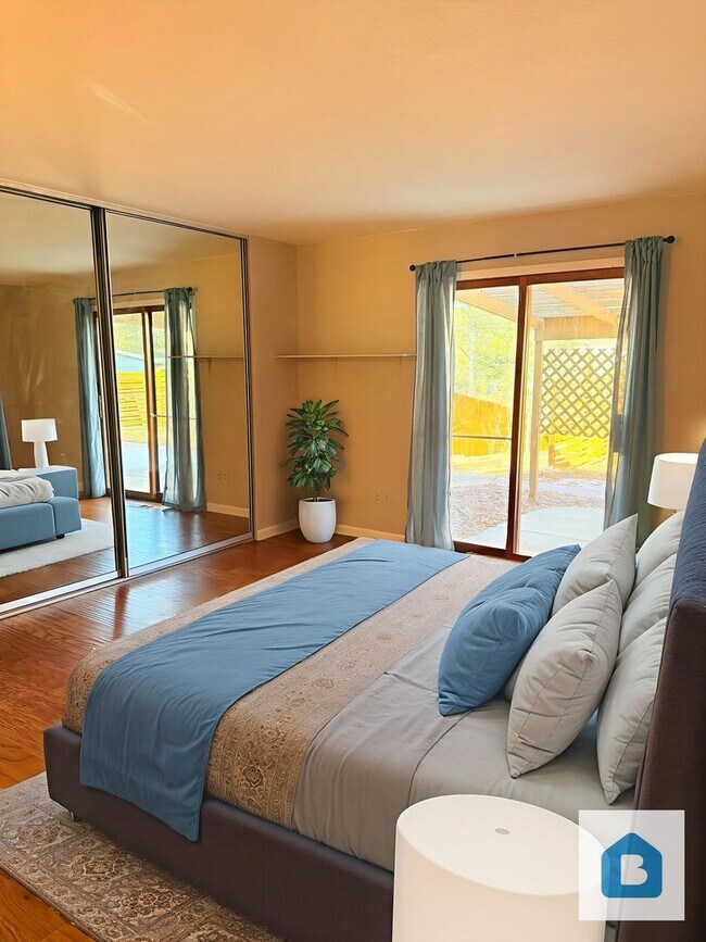 Building Photo - 3120 Mirage Dr