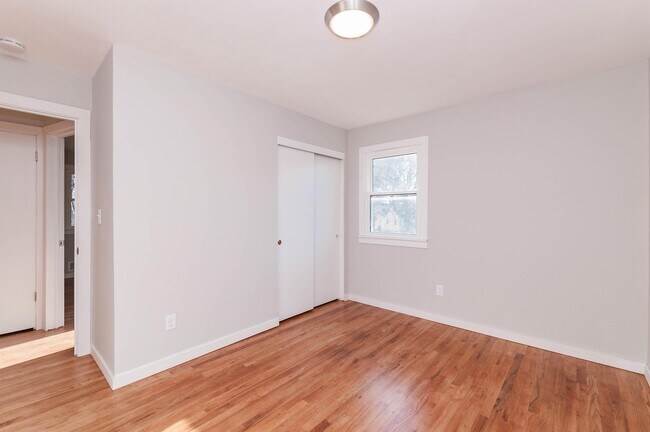 Building Photo - 3569 6th St NW