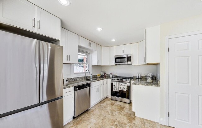 Building Photo - 6426 Prospect Terrace