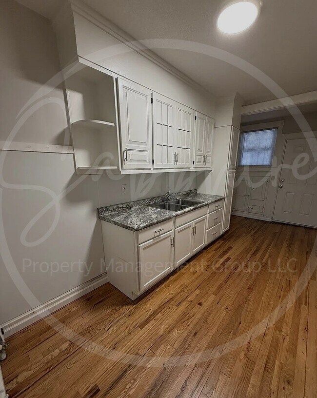 Building Photo - 853 Barnett Ave