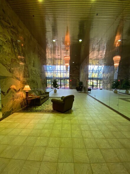 Building Photo - 2500 Mystic Valley Pky