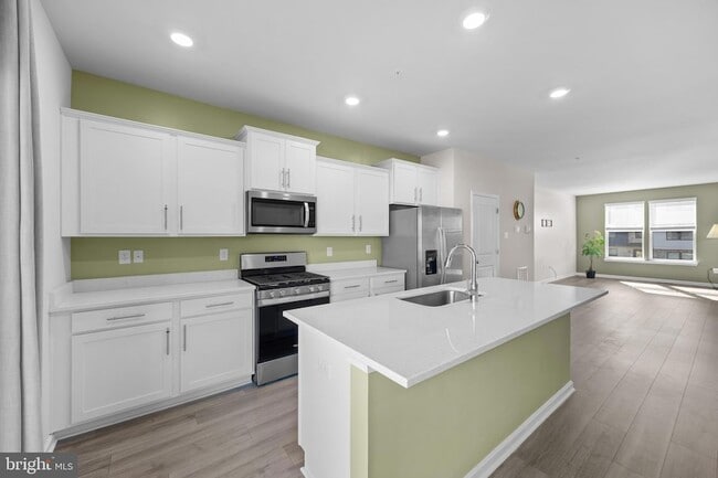 Building Photo - 813 Bond St