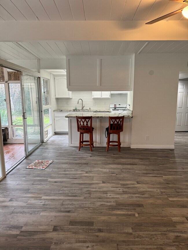 Building Photo - 2185 W Nicolet St