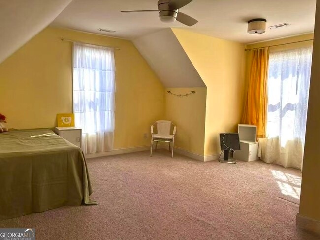 Building Photo - 303 Evesham Ave