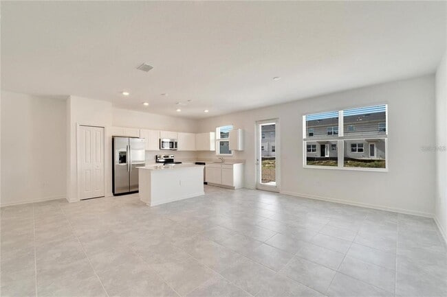 Building Photo - 392 Nine Iron Dr