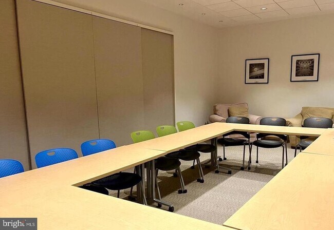 Building Photo - 2475 Virginia Ave NW