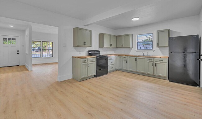 Building Photo - Well-maintained 2BD 1BA Home in Waco