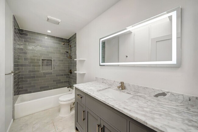 Building Photo - 4424 Coldwater Canyon Ave