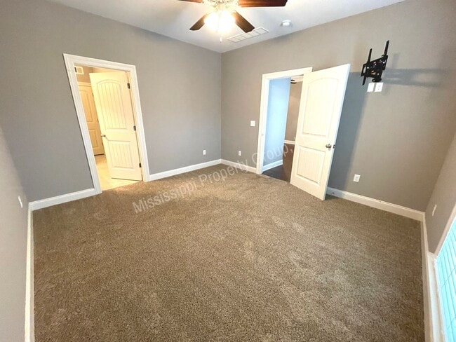 Building Photo - 4BR/4.5BA For Rent