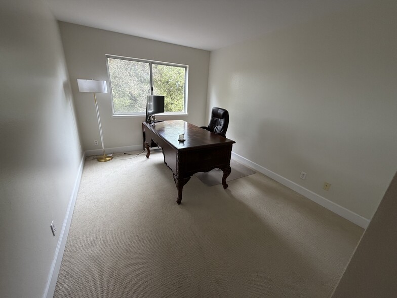 Building Photo - 1700 De Anza Blvd