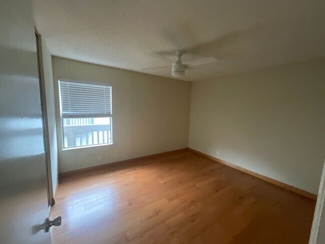 Building Photo - 147 Lemon Grove